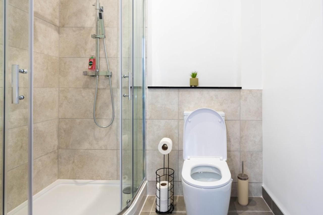 Stunning Townhouse With Pool Table Villa Birmingham Dış mekan fotoğraf